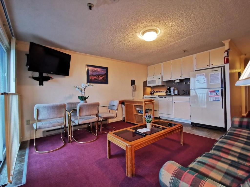 Enjoy The Long Range View, Ski In N Out Top Of The Mountain Condo Snowshoe Exterior photo